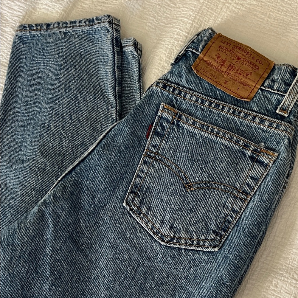 Vintage 90’s Women’s Levi's Straight Blue Jeans